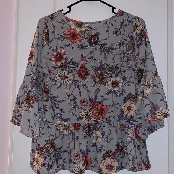 Blueish Grey Floral Blouse - Picture 2 of 3